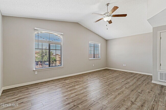 Building Photo - 14326 Smokey Point Dr
