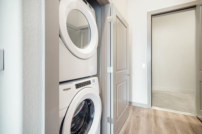 Stellar Smart - Laundry - unfurnished - Northside Apartments