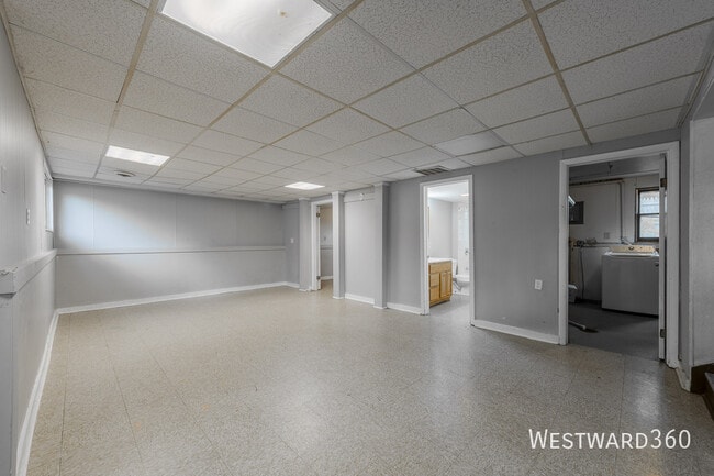 Building Photo - 2221 Belmont Ave