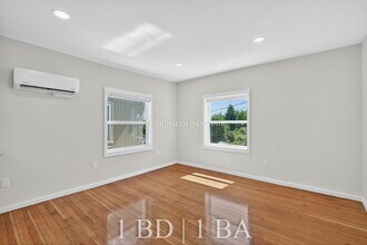 Building Photo - 4938 SE Foster Rd