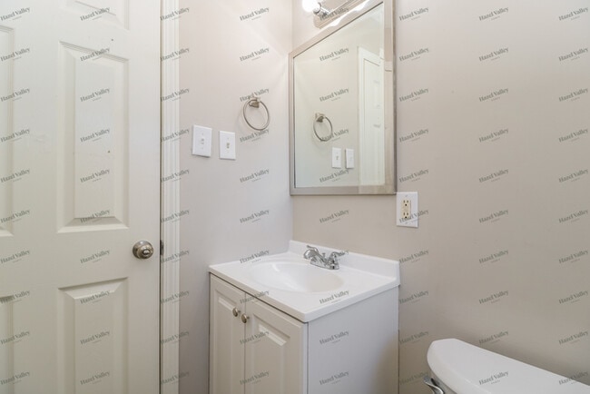 Building Photo - 235 Emerling Dr