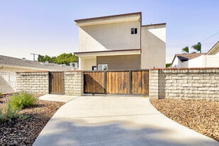 Building Photo - 10499 Yolanda Ave