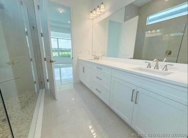 Building Photo - 5066 Lido Key Ln