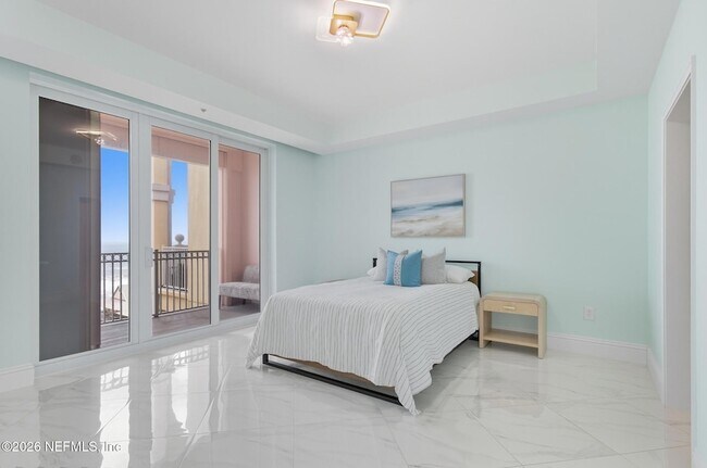 Building Photo - 200 Ocean Crest Dr