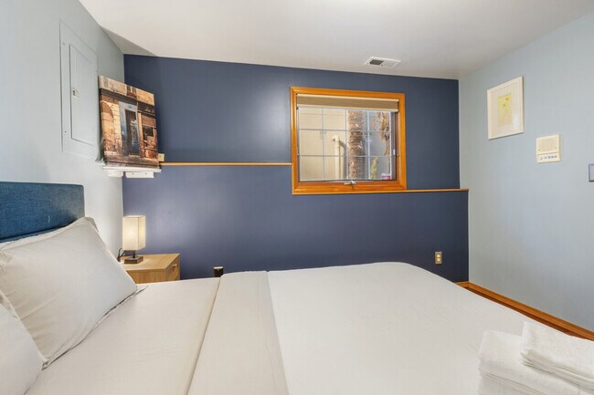 Building Photo - 10507 Rainier Ave S