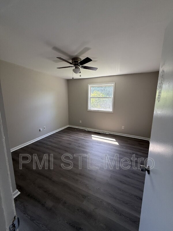 Building Photo - 10557 Castle Dr
