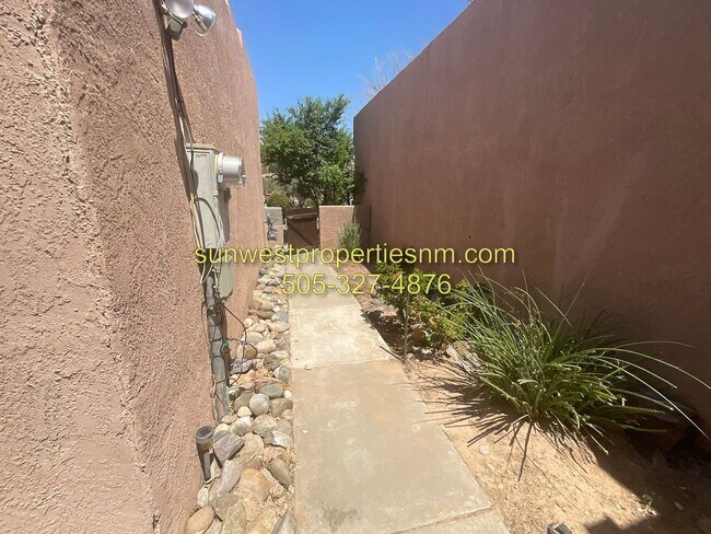 Building Photo - 3852 N Butler Ave