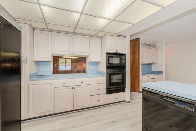 Building Photo - 22745 Wrexford Dr