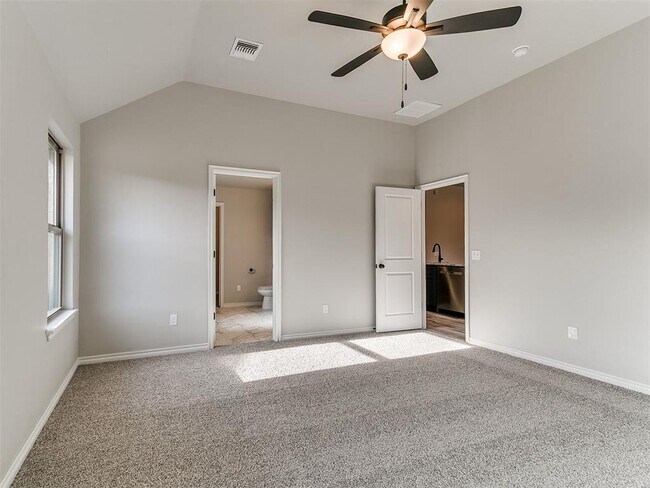 Building Photo - 12200 Rockbed Dr