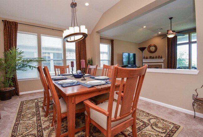 Building Photo - 2715 Farlow Ln