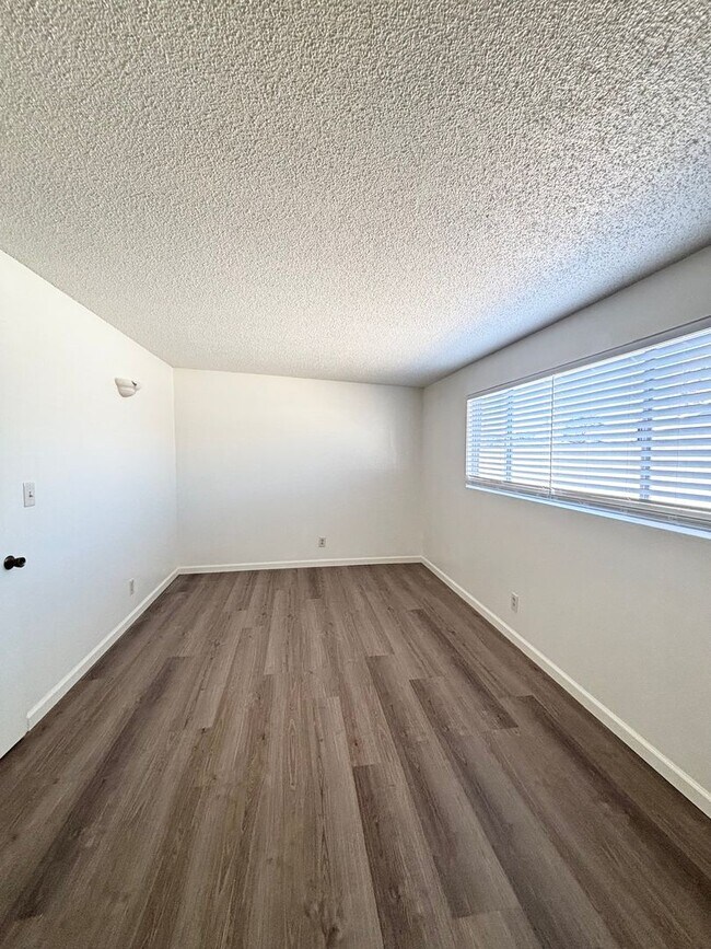 Building Photo - A1101-P