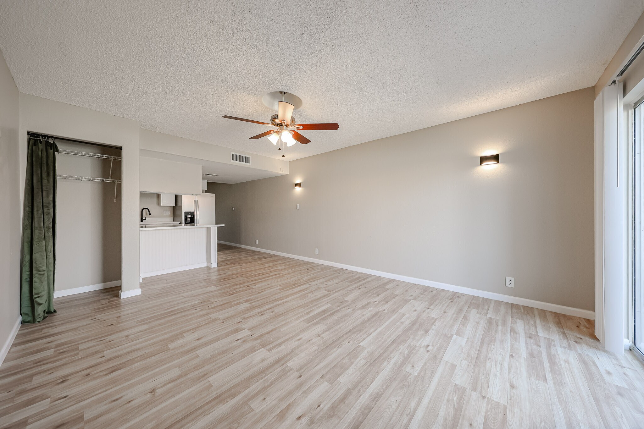 Building Photo - 6818 N 35th Ave