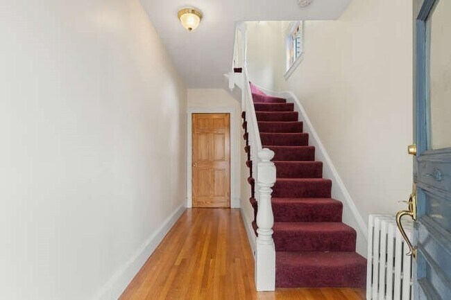 Building Photo - 7 Perham St