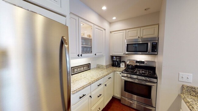 Building Photo - 27 Bowdoin St