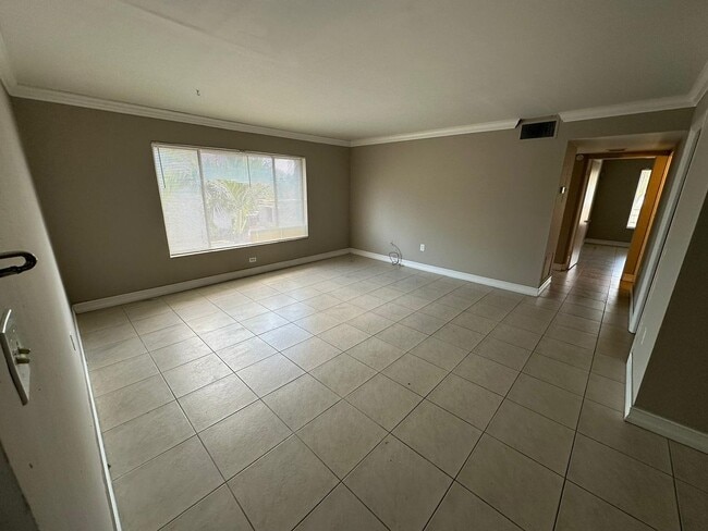 Building Photo - 1830 Maravilla Ave