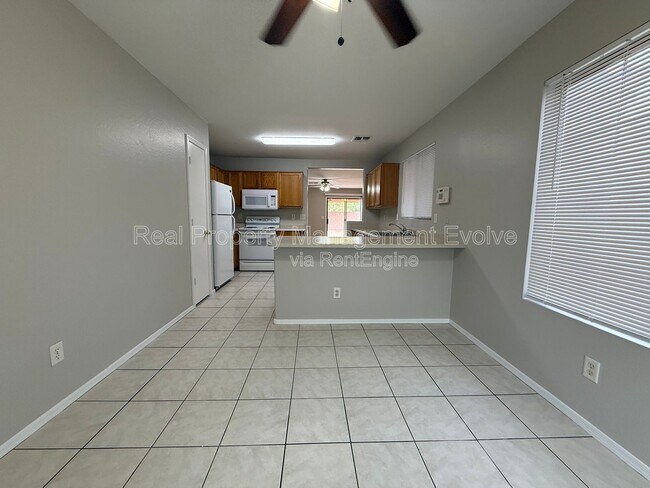Building Photo - 12438 W Hearn Rd