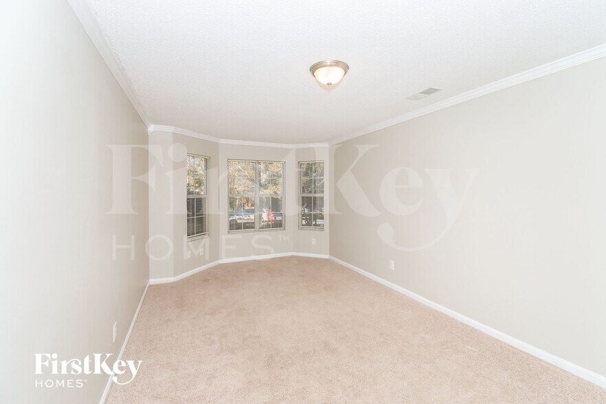 Building Photo - 604 Rays Ln SE