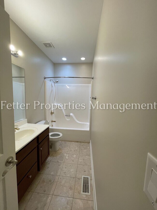 Building Photo - Gorgeous Northside Home