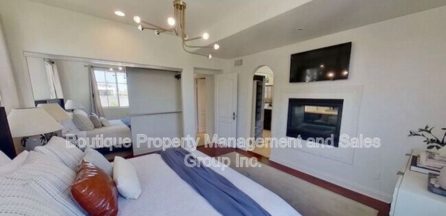 Building Photo - 445 1/2 Begonia Avenue