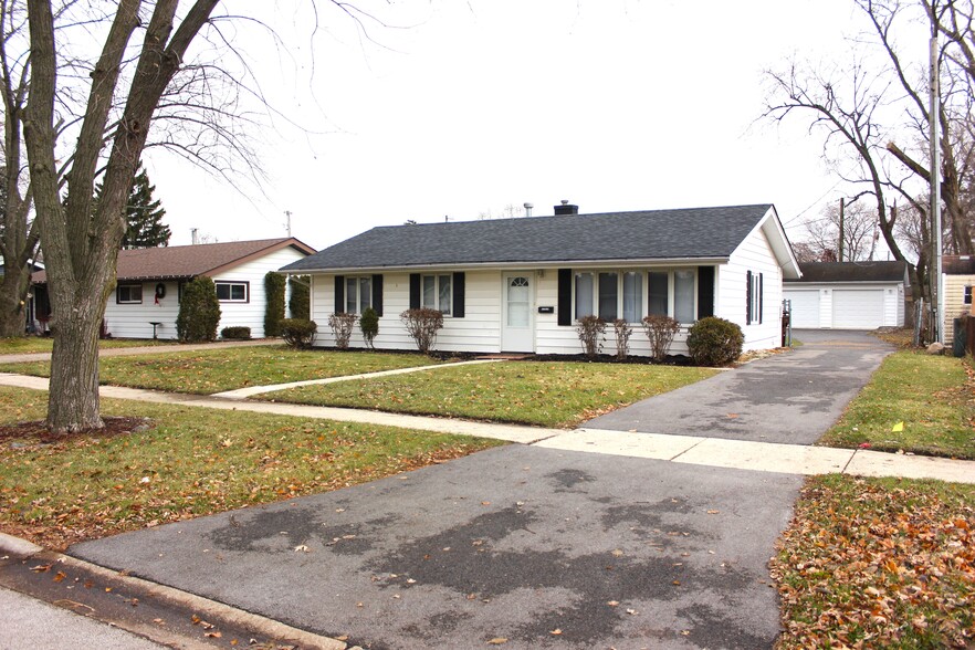 Street View with Driveway - 17315 71st Ct