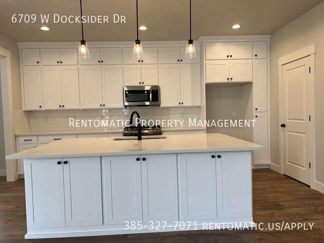 Building Photo - 6709 W Docksider Dr