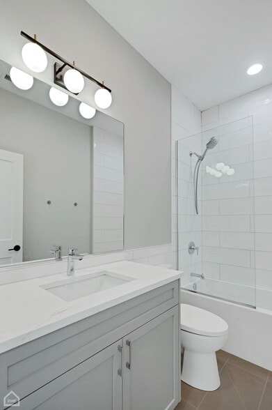 Building Photo - 3545 W Belmont Ave