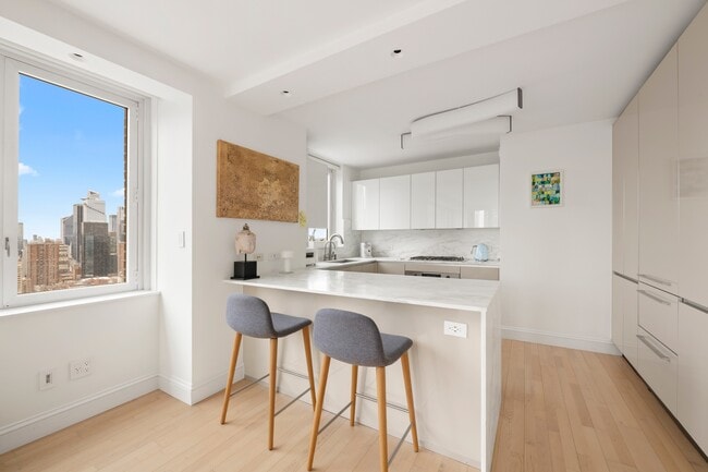 Building Photo - 322 W 57th St
