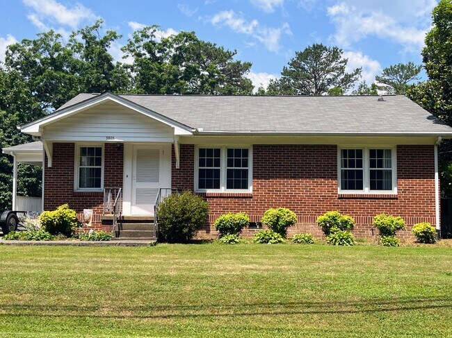 Welcome home! - 3805 Knollwood Dr