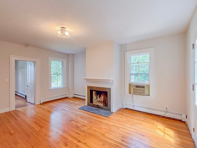 Building Photo - 62 Spruce St