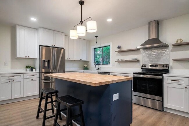 Building Photo - 4 Bedroom 2 Bath House in Corey Woods - Summerville