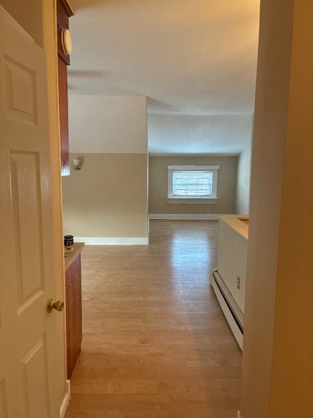 Building Photo - 305 Penfield Pl