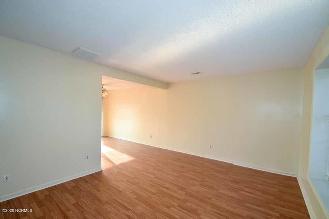 Building Photo - 105 Concord Dr