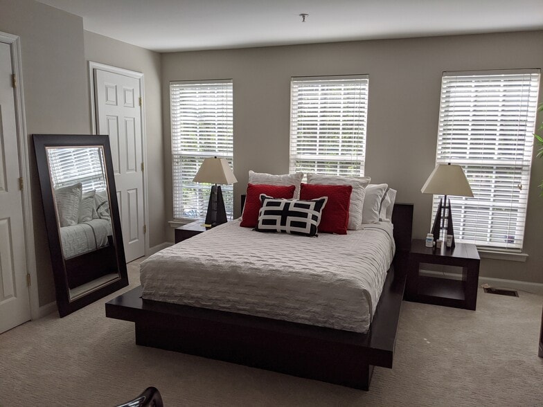 Main Bedroom - 316 Cross Green St