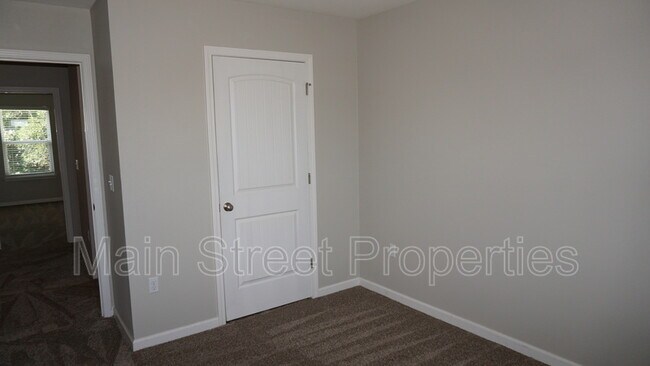 Building Photo - 2219 Waltham St