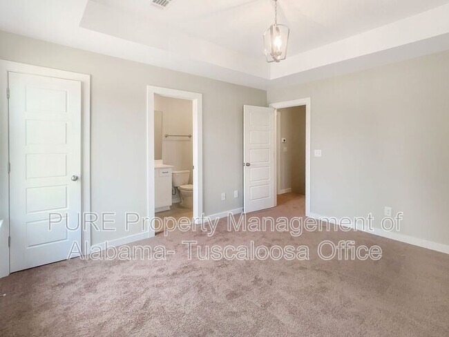 Building Photo - 14421 Chase Dr