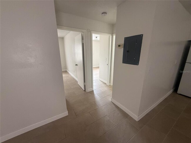 Building Photo - 7517 Lakeshore Dr