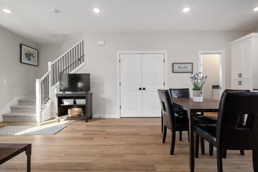 Building Photo - 2834 N Crater Ln