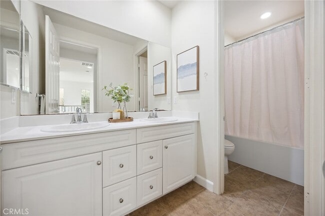 Building Photo - 210 Desert Bloom