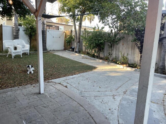 Building Photo - 4037 1/2 National Ave, Upstairs, San Diego, CA 92113