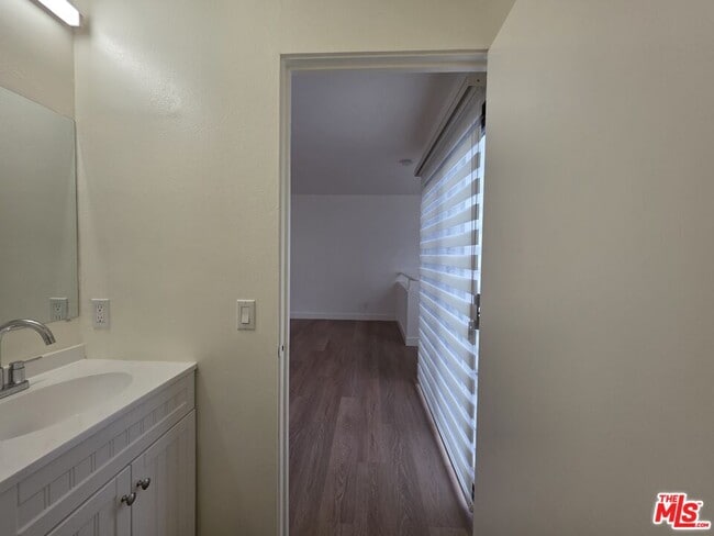 Building Photo - 1421 Greenfield Ave