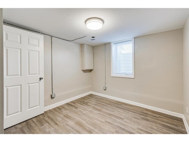 Building Photo - 5422 S 28th Ave