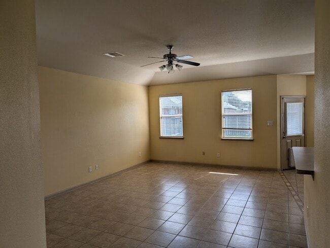 Building Photo - 21383 Village Crossing Ln