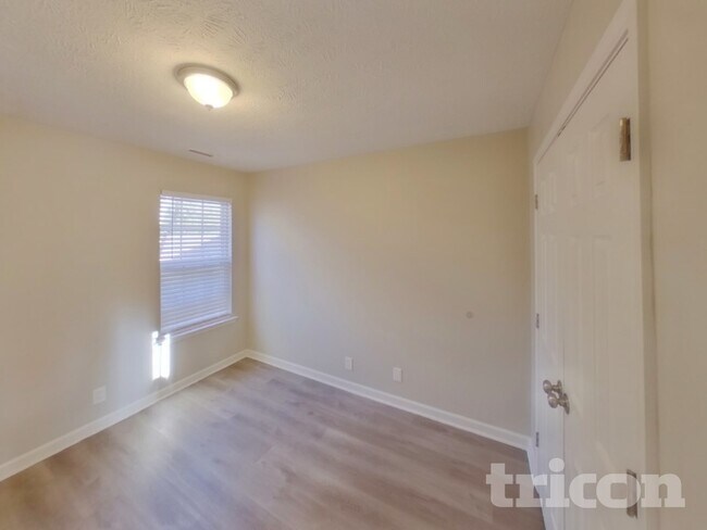 Building Photo - 3415 Hardwood Dr