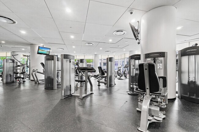 Building Photo - 77 HUDSON St