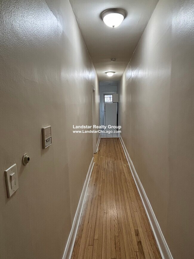 Building Photo - 552 Elmwood Ave