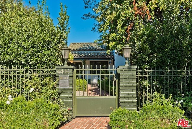 Building Photo - 4416 Arcola Ave