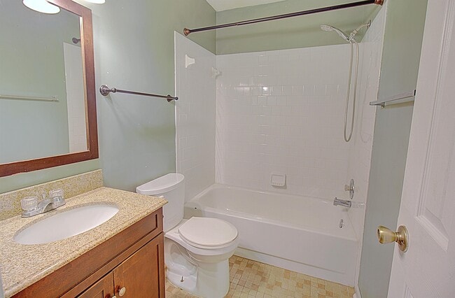 Building Photo - 948 Wedgewood Way