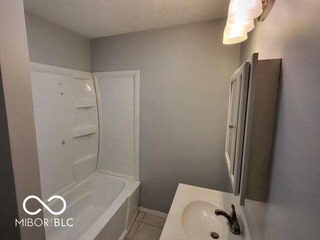 Building Photo - 4825 Hyperion Ct