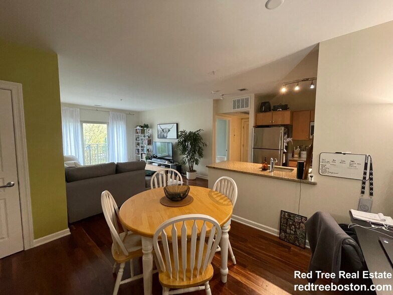 Building Photo - 3 Repton Cir