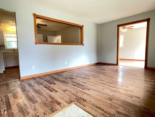 Building Photo - 10909 Leavenworth St